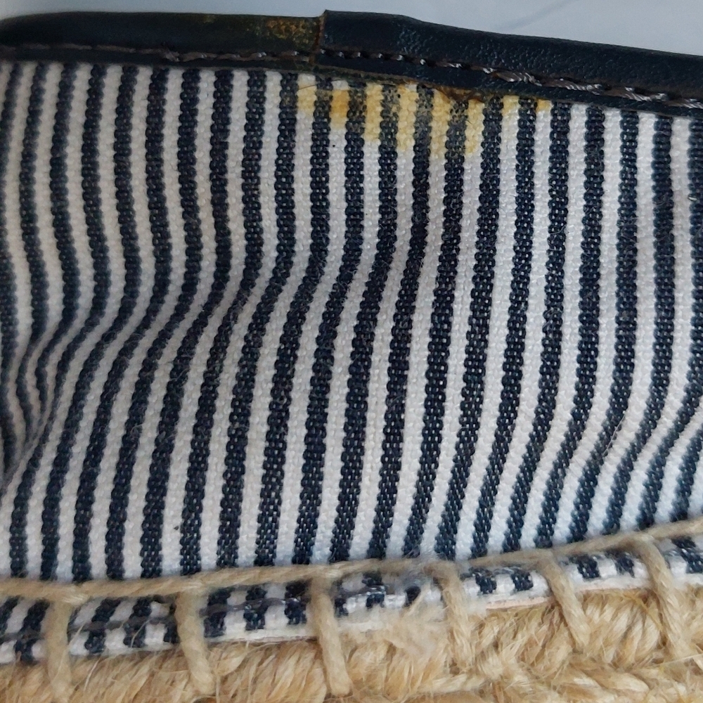 EUC G.H.Bass Jenna Blue Striped Canvas Espadrilles Red Lobster Embroidery Sz 8.5 - Picture 9 of 9